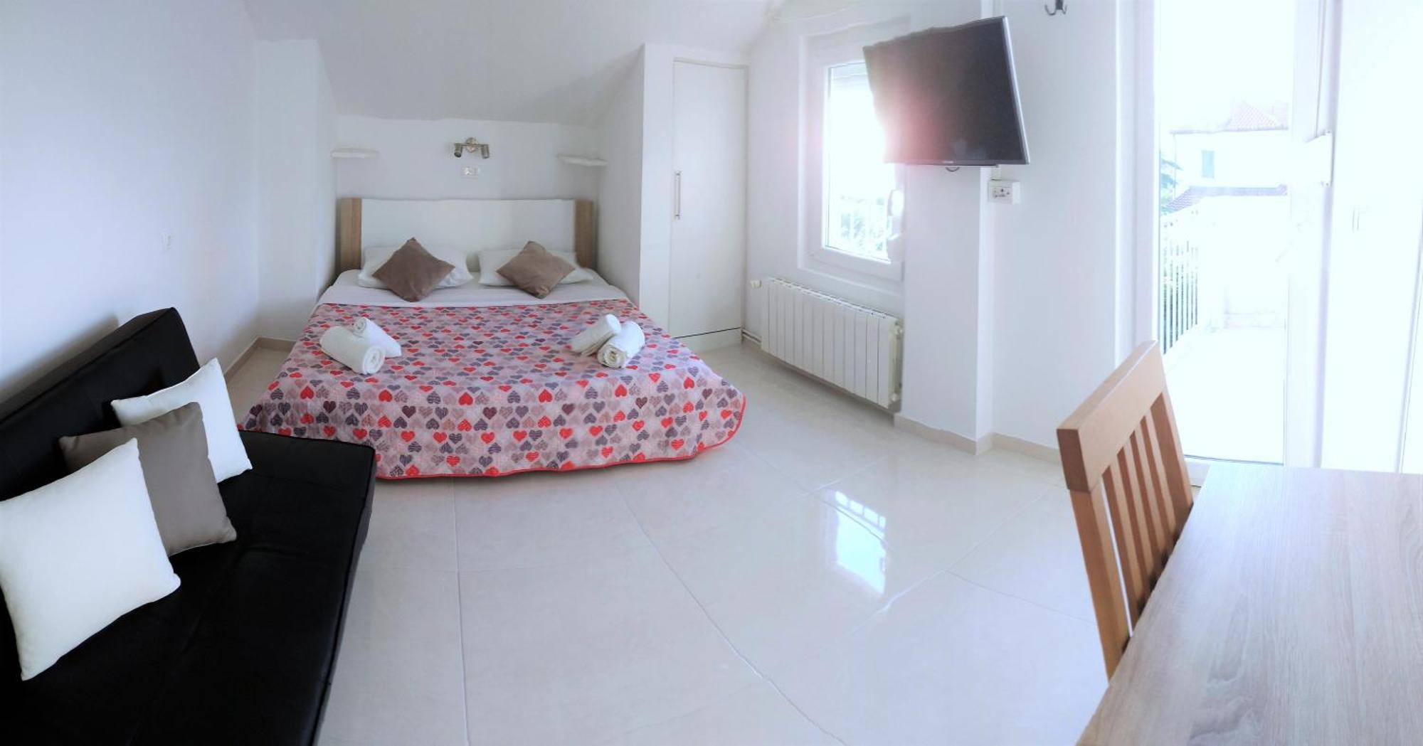 Guesthouse Cecilia 2 马林斯卡 外观 照片