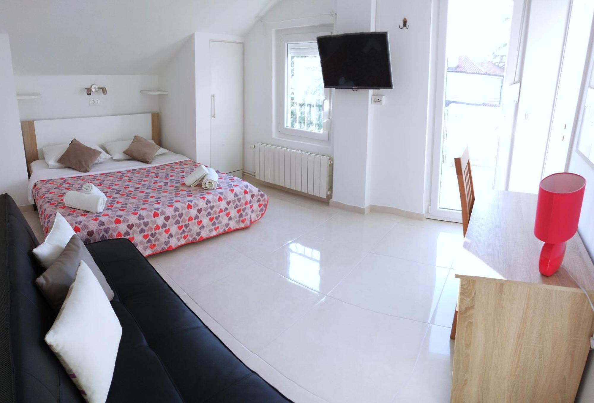 Guesthouse Cecilia 2 马林斯卡 外观 照片