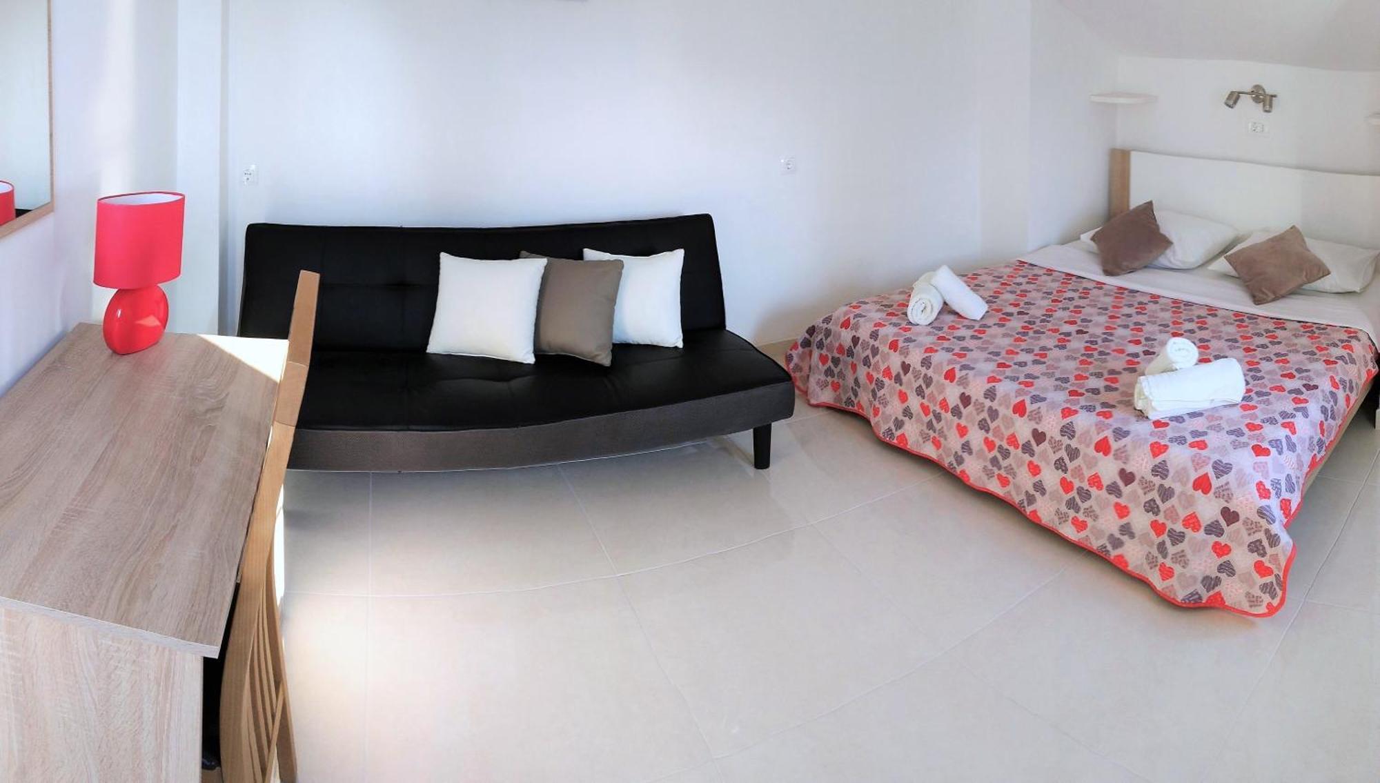 Guesthouse Cecilia 2 马林斯卡 外观 照片
