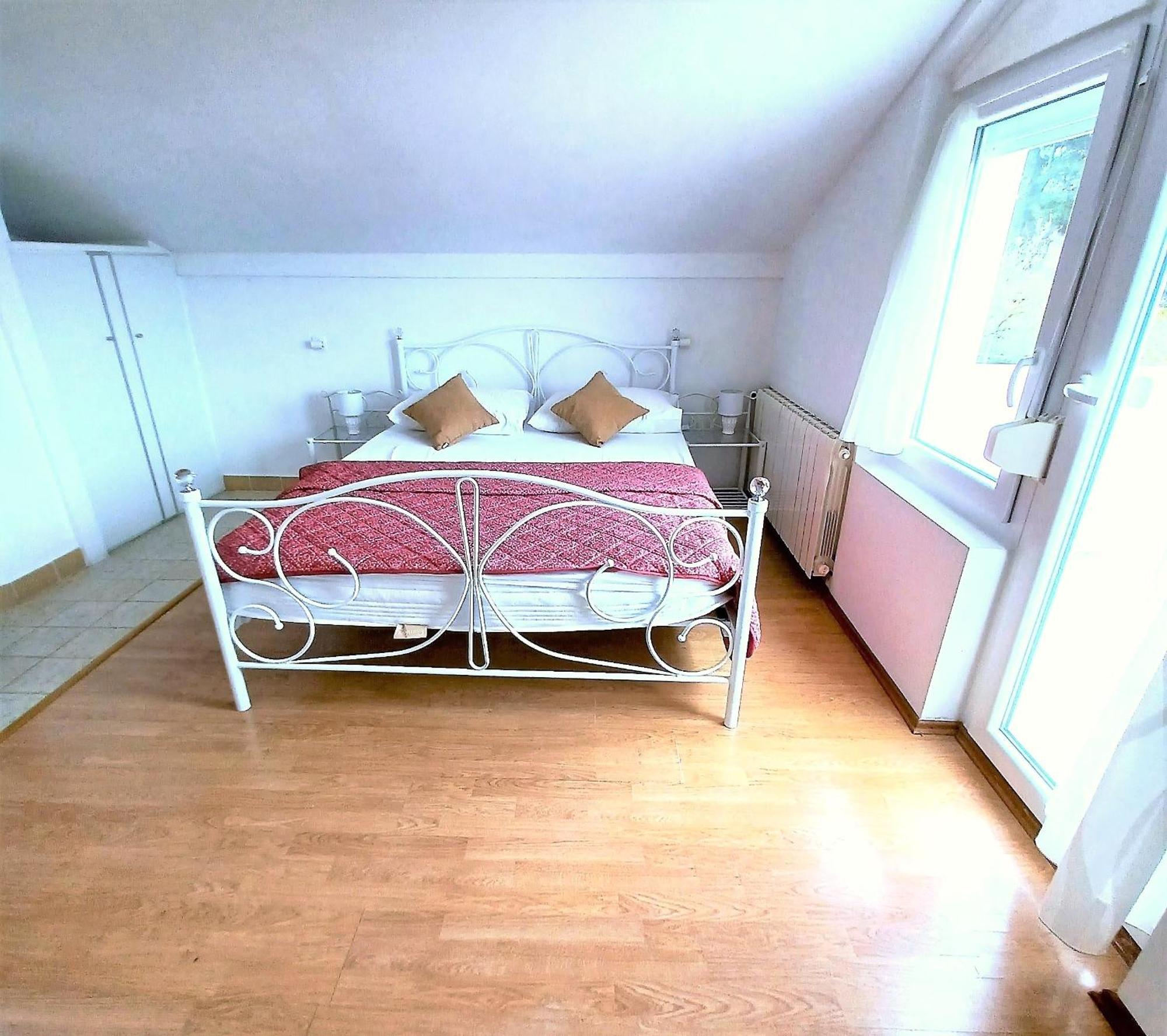 Guesthouse Cecilia 2 马林斯卡 外观 照片