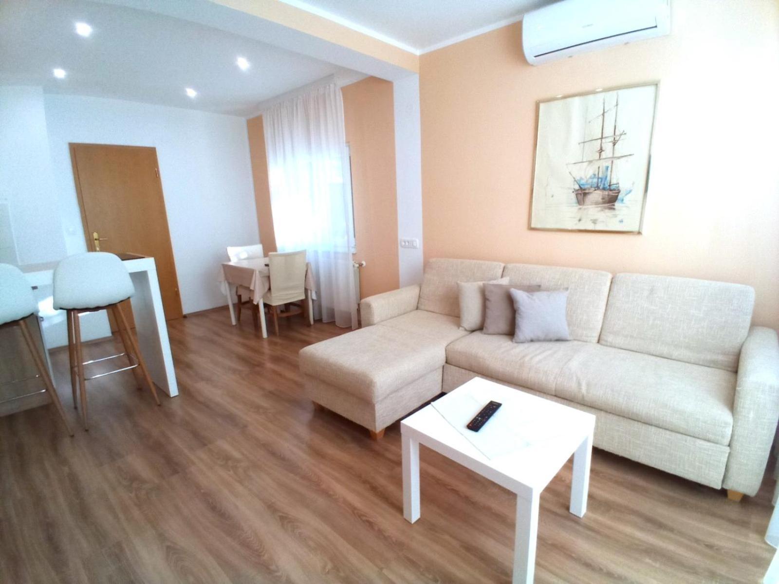 Guesthouse Cecilia 2 马林斯卡 外观 照片