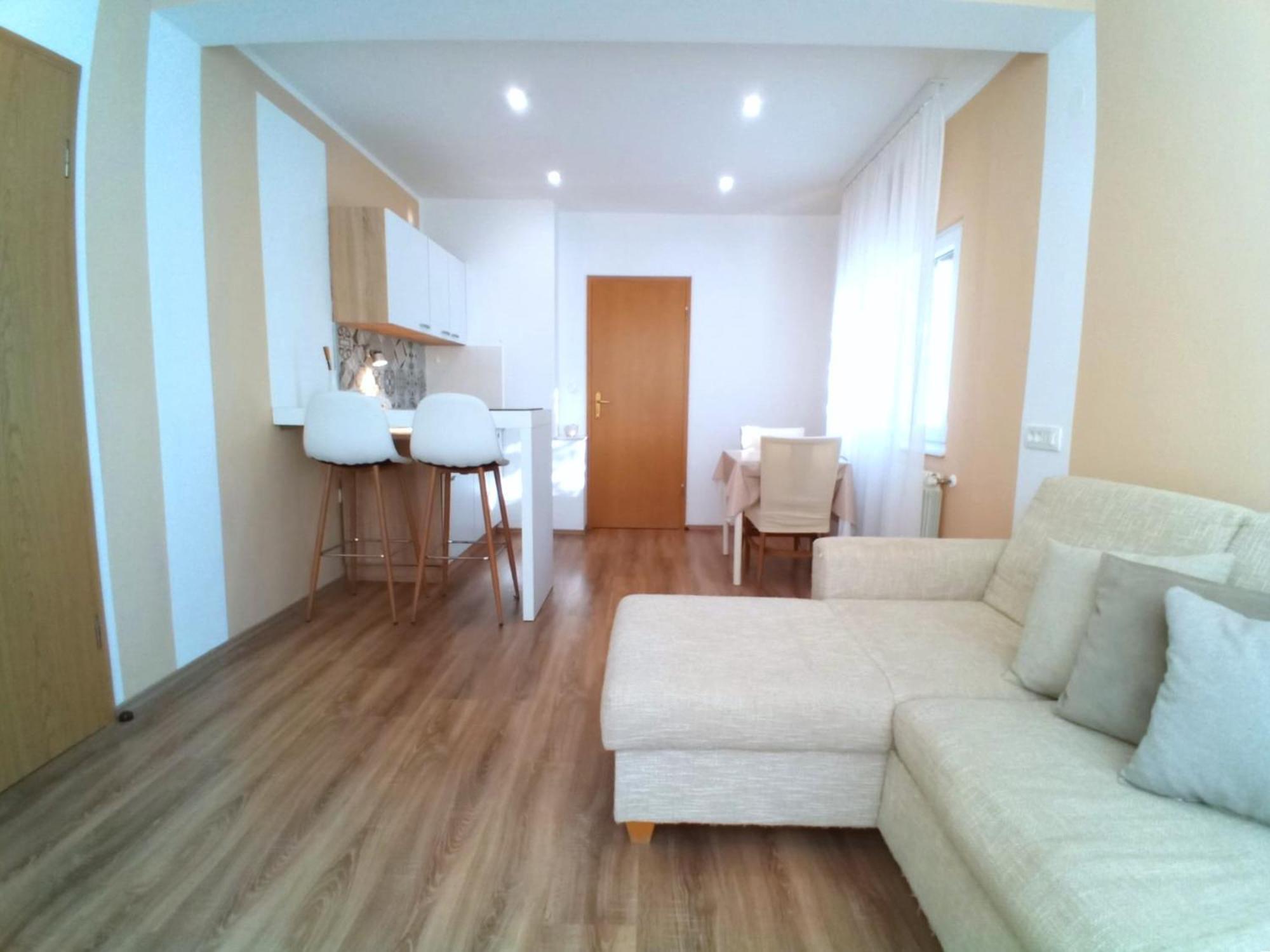 Guesthouse Cecilia 2 马林斯卡 外观 照片