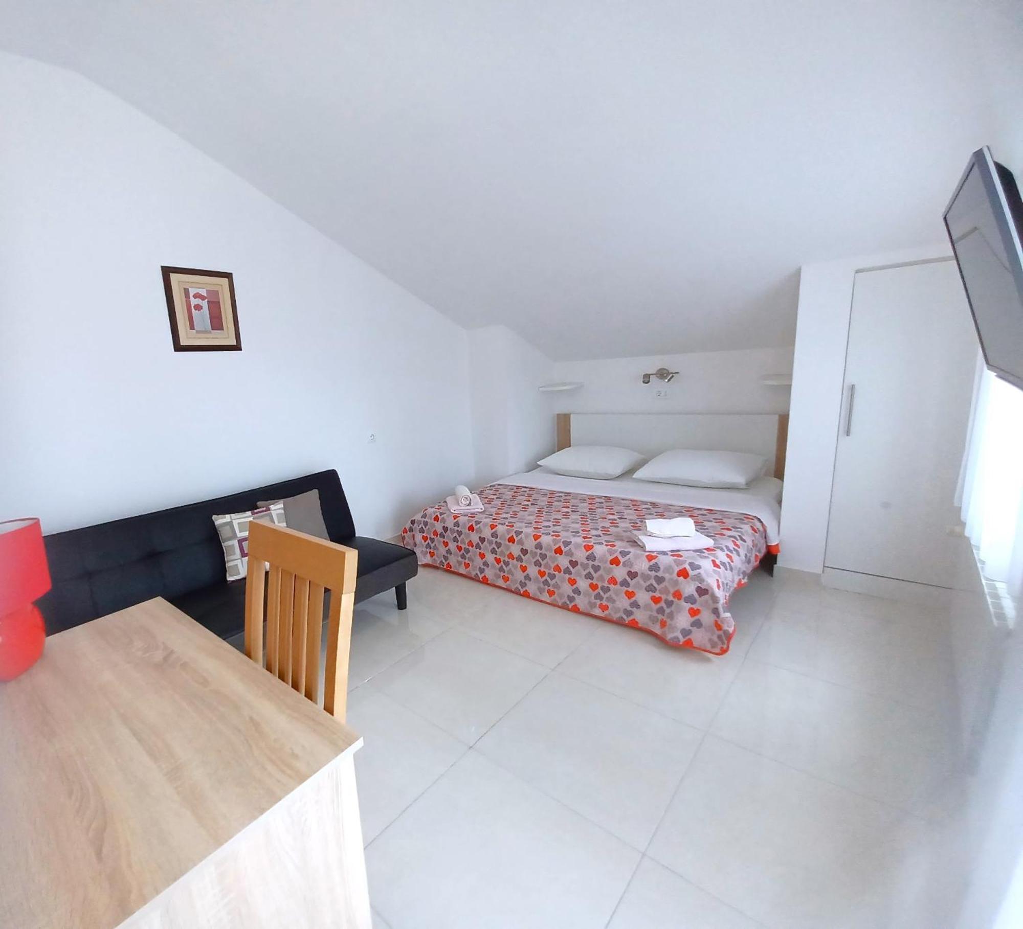 Guesthouse Cecilia 2 马林斯卡 外观 照片